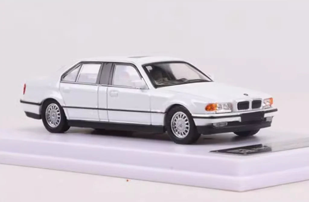 DCM 1:64 White 1996-98 E38 L7 728il Luxury Sedan Model Diecast Metal Car New