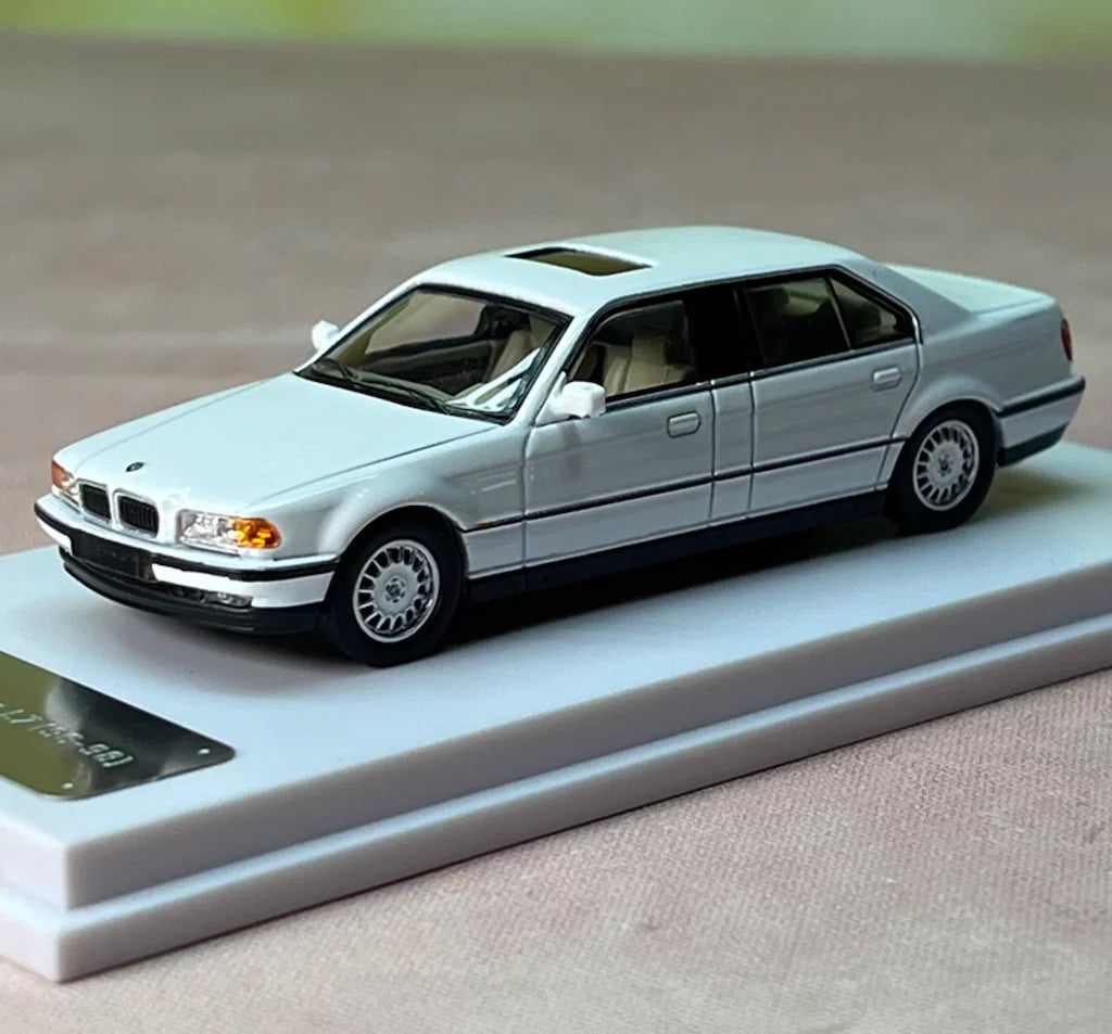 DCM 1:64 White 1996-98 E38 L7 728il Luxury Sedan Model Diecast Metal Car New