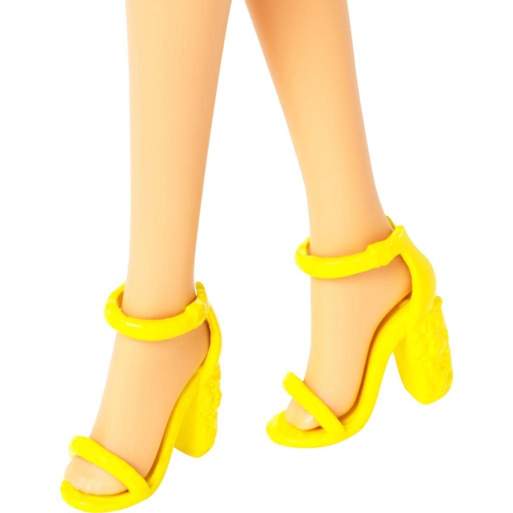 Barbie Doll with Clothes and Accessories for 4 Complete Outfits