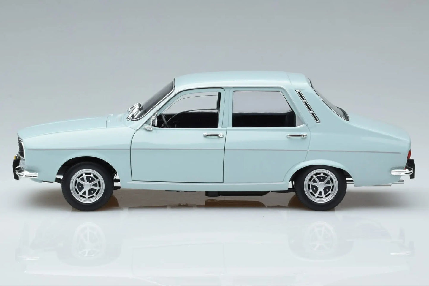 NOREV Renault 12 1/18 Scale Model