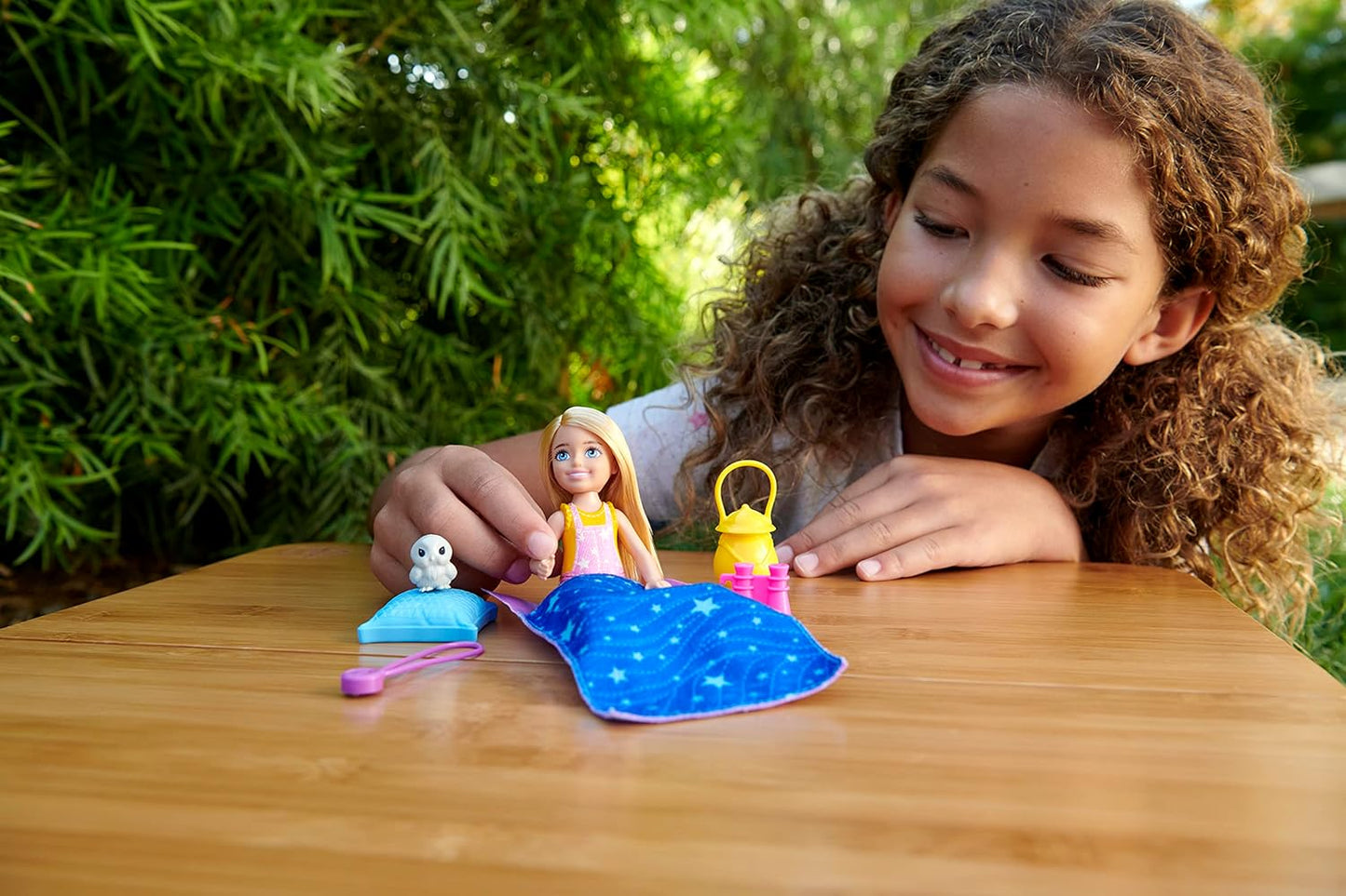 It Takes Two Camping Playset with Chelsea™ Doll (6 in, Blonde), Pet Owl, Sleeping Bag, Binoculars & Camping Accessories