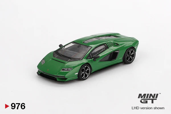 MINI GT Lamborghini Countach LPI 800-4 Verde Medio 1:64 scale
