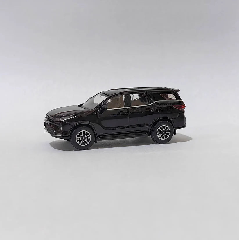 PARA64: 2023 Toyota Fortuner RHD (Attitude Black) 1:64 Scale
