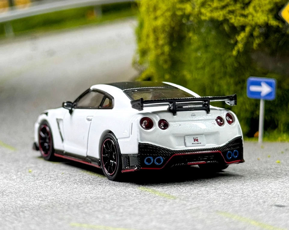 INNO64 1:64 JDM White Carbon GT-R R35 NISMO Sports Model Diecast Collect Car