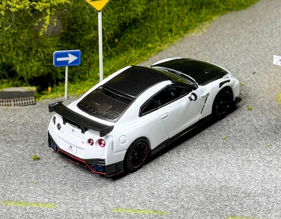 INNO64 1:64 JDM White Carbon GT-R R35 NISMO Sports Model Diecast Collect Car