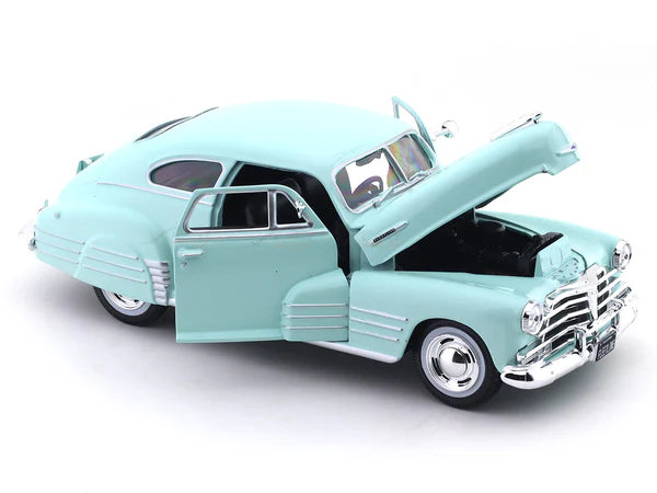 Maisto 1948 Chevrolet Fleetline Aerosedan green 1:24  Licensed Diecast Scale Model Car Collectible