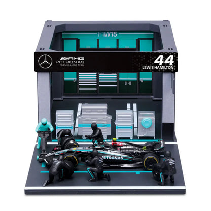 Bburago 1/43 Mercedes AMG F1 Team W15 2024 #44 Lewis Hamilton Diorama Play Set
