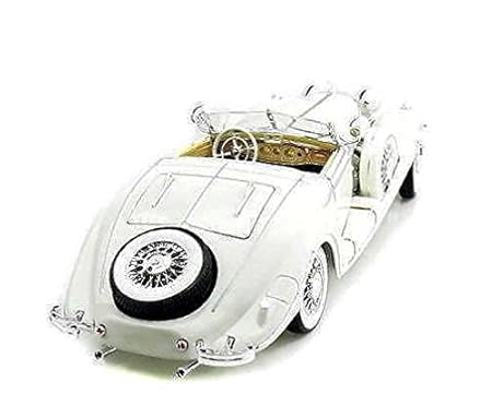 Maisto Mercedes Benz 500k Typeroadster - White (1936): Die-Cast Scale Model (1:18)
