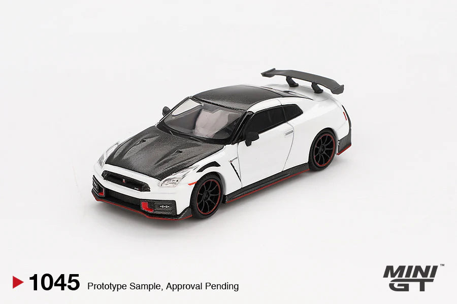 Mini GT Nissan GT-R Nismo 2024 Brilliant White Pearl #1045 Scale 1:64