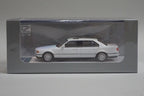 DCM 1:64 White 1996-98 E38 L7 728il Luxury Sedan Model Diecast Metal Car New