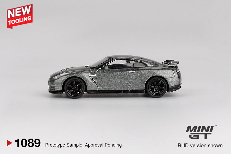 MINI GT NISSAN GT-R 2013 Dark Metal Gray (NISMO R35 CRS Version)