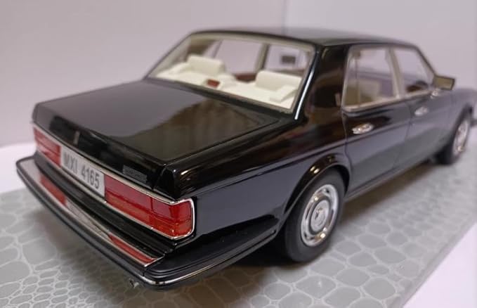 GFCC 1:64 1994 Rolls-Royce Silver Spur, Beltline in BLACK&BLUE  Diecast Model
