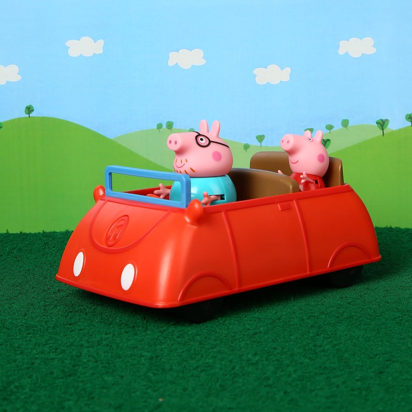 PEPPA PIG Peppa's Family Red Car with Sound Effects, Includes 2 Figures, Peppa's Preschool Toy 3 Years and Up, Birthday Gift Toys Playset for Kids,Playset