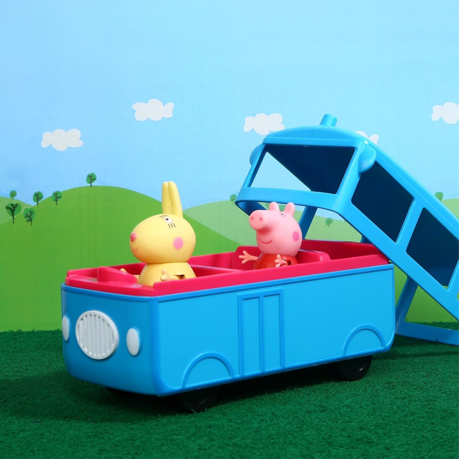 PEPPA PIG Peppa's School Bus Playset with Sound Effects, Includes 2 Figures, Preschool Toy for Girls and Boys 3 Years and Up, Birthday Gift Toys for Kids