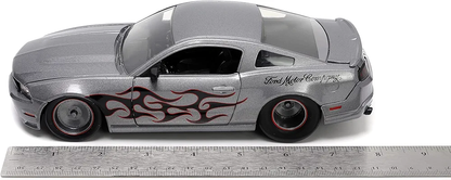 Jada Toys Big Time Muscle 1:24 2010 Ford Mustang GT Die-cast Car