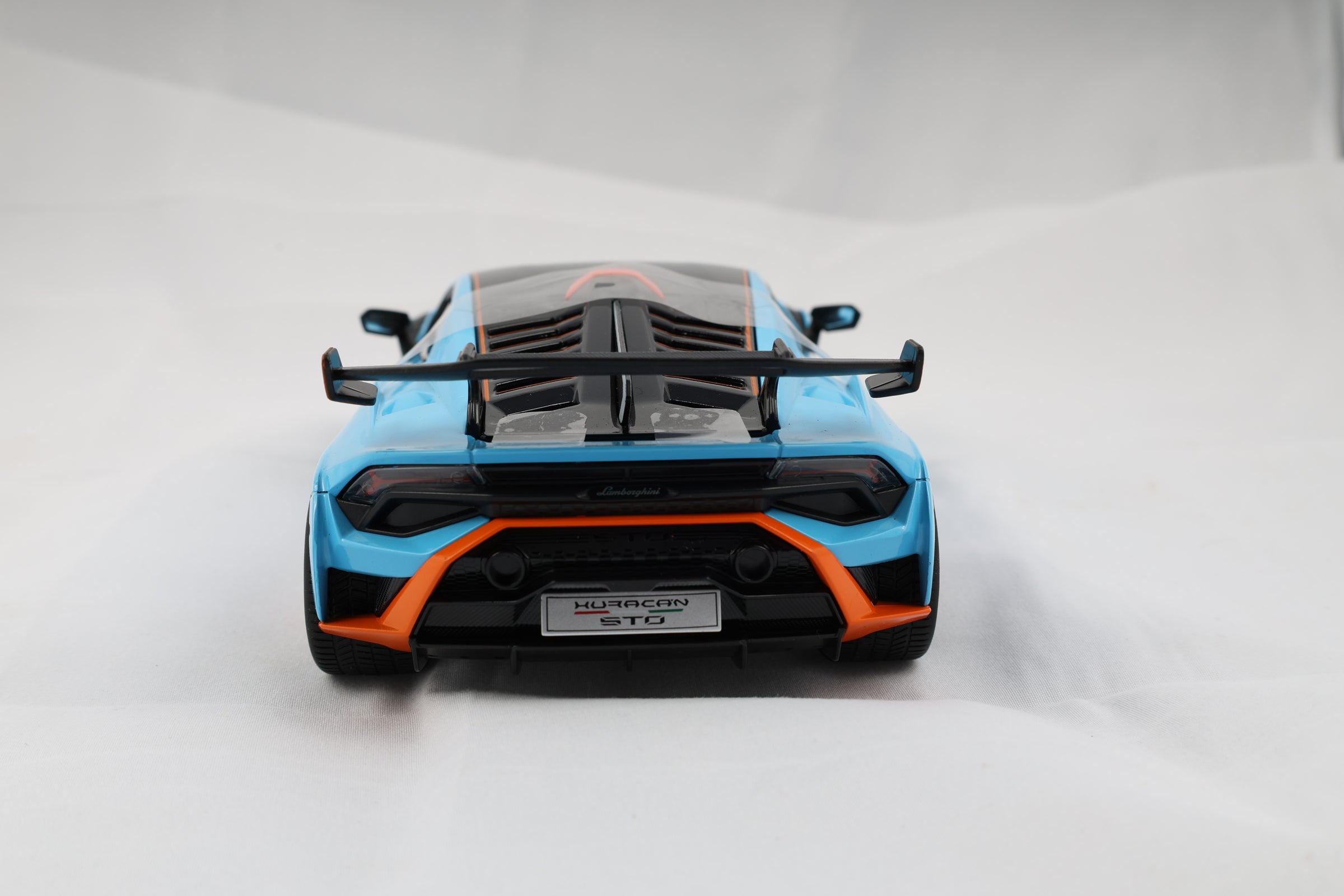 RASTAR Lamborhini Huracan STO 1:18 Scale