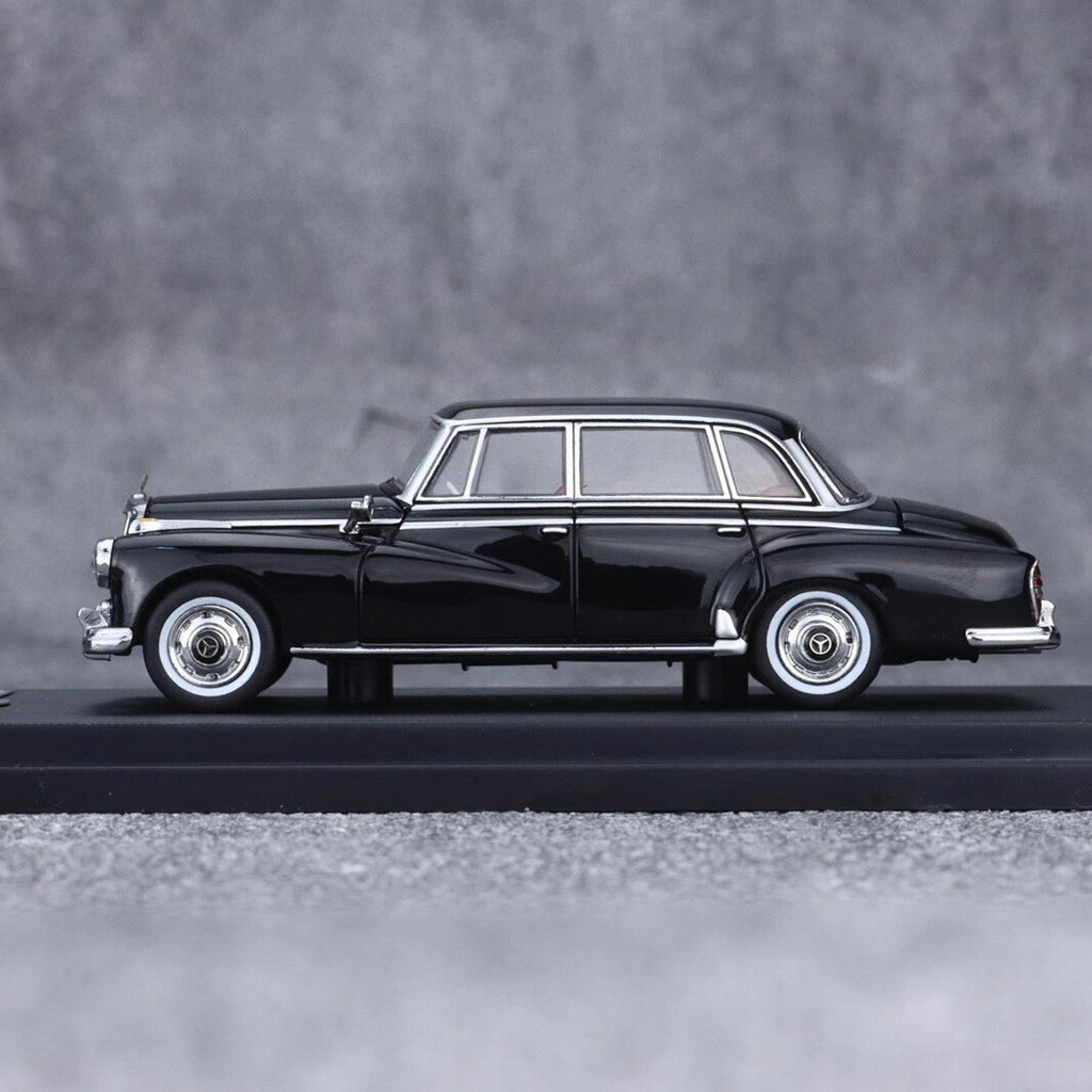 GFCC 1:64 Black 1959 300D Classic Vintage Sports Model Diecast Metal Car
