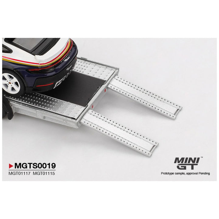 MINI GT Porsche 911 Dakar #718 / Volkswagen ID. Buzz Porsche Centrum Gelderland Roughroads Set