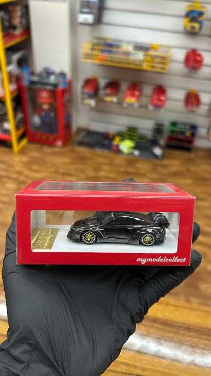 MC Nissan GT-R35 LBWK 1:64 Scale Limited Edition