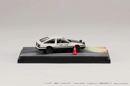 1/64 Scale Toyota SPRINTER TRUENO GT APEX AE86 / INITIAL D VS Tomoyuki Tachi With Takumi Fujiwara Figure