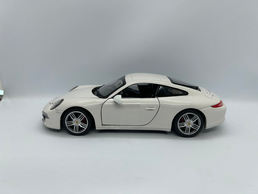 Rastar 1/24 Scale Diecast Model Car - Porsche 911 Carrera