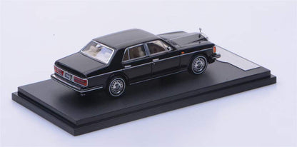 GFCC 1:64 1994 Rolls-Royce Silver Spur, Beltline in BLACK&BLUE  Diecast Model