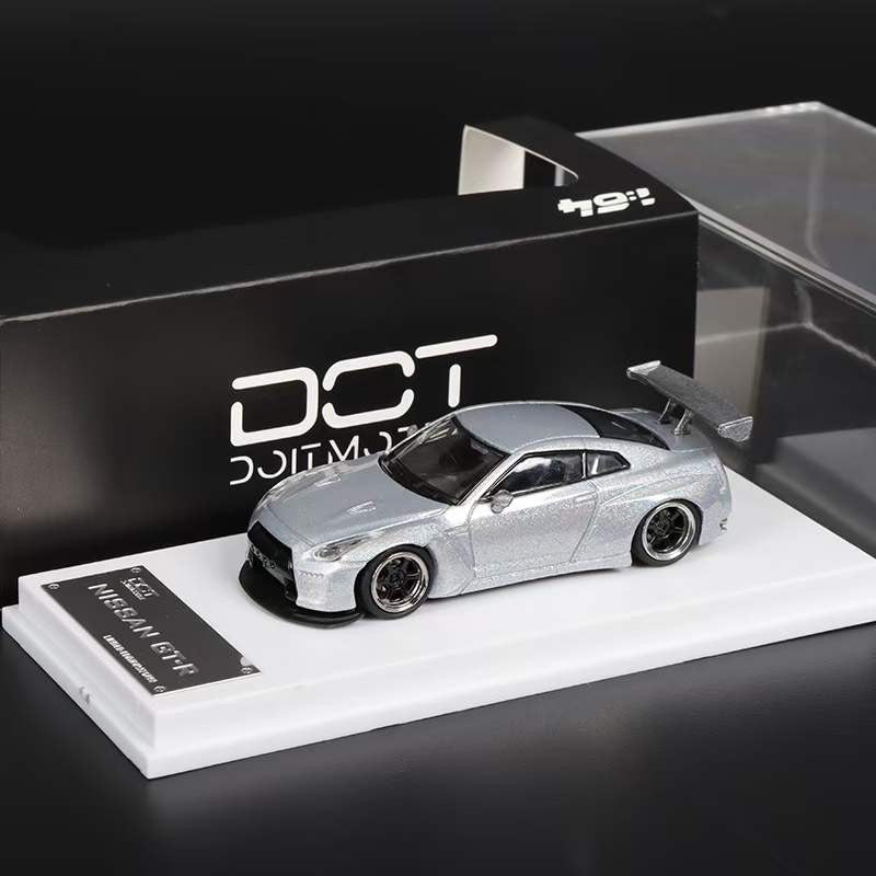 1/64 DOT Models Nissan GT-R R35 Rocket Bunny (Chrome White) Diecast Car Model