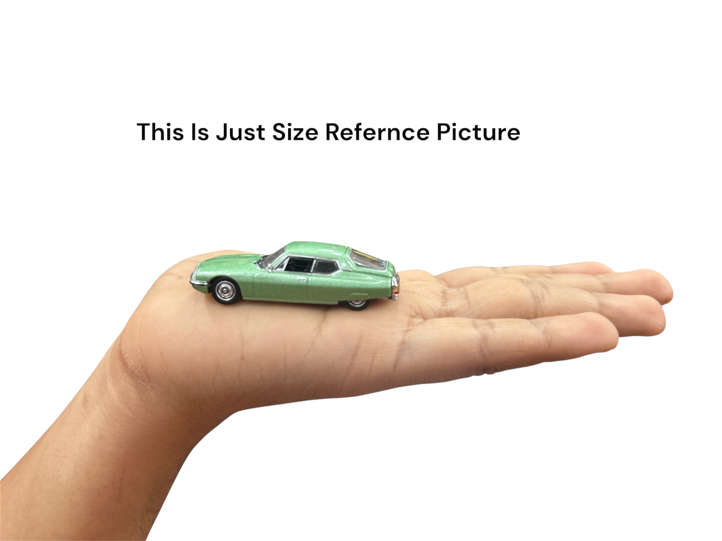 1/87 Scale Diecast Model 1967 Renault 16