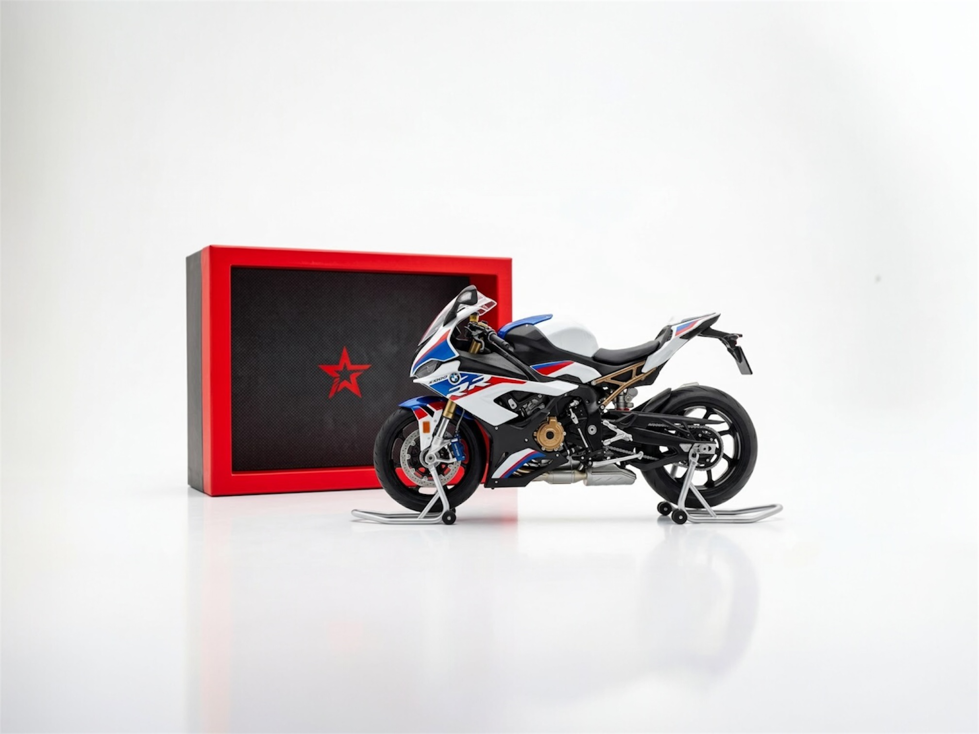 BMW S1000RR Motorcycle 1:6 scale diecast model Featuring  iconic Light White/M Motorsport Paint Scheme.