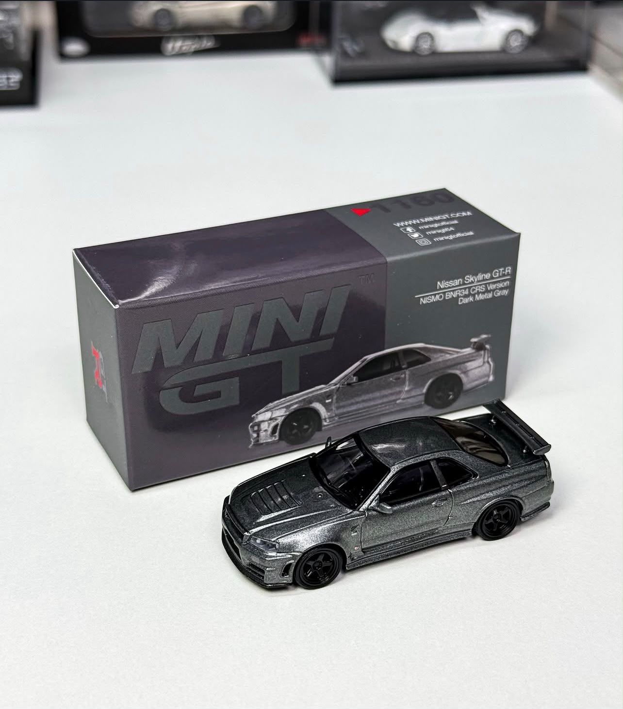 MINI GT Nissan Skyline GT-R Dark Metal Gray (NISMO BNR34 CRS Version) 1:64 Scale Die Cast Car