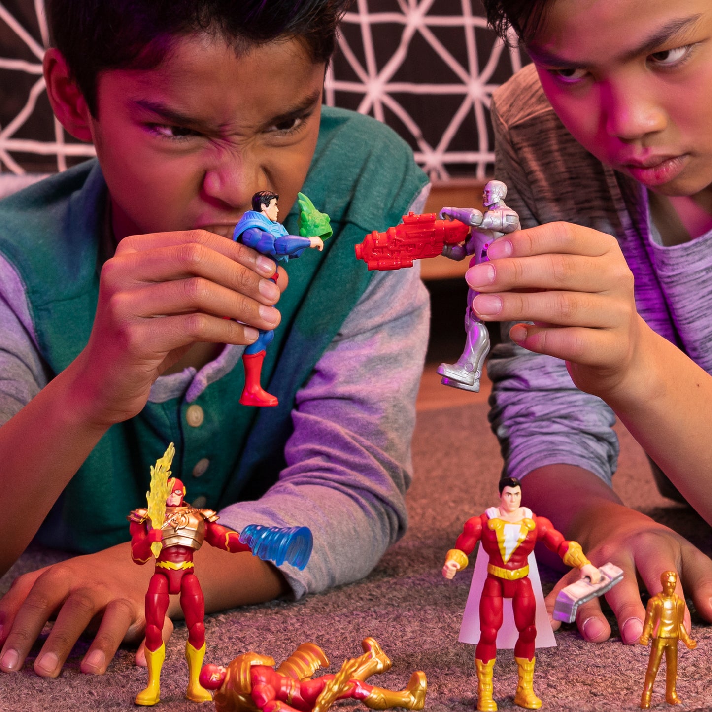 DC Comics, 4-Inch SUPERMAN Action Figure with 3 Mystery Accessories, Adventure 1