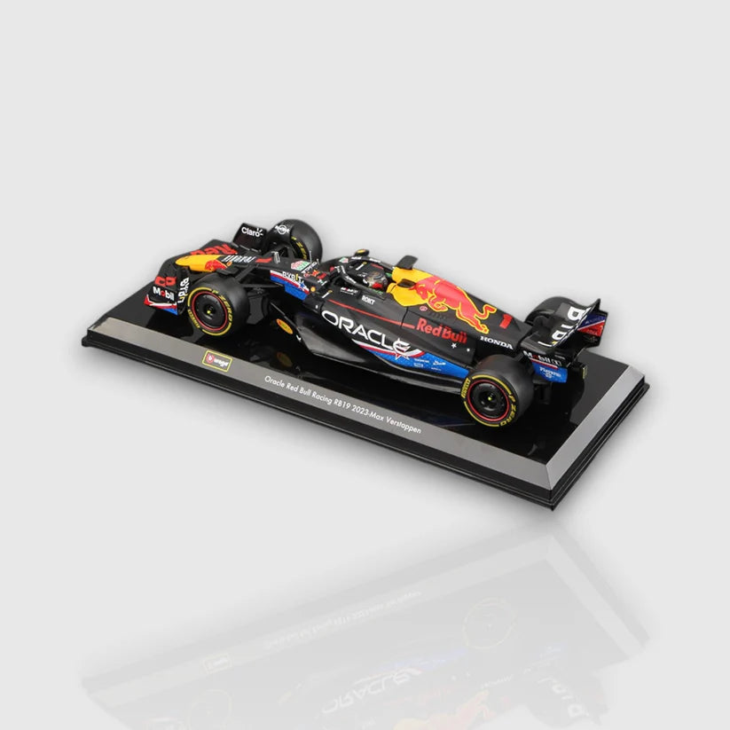 Burago 1:24 Max Verstappen Redbull Racing RB19 Austin GP with Acrylic Box
