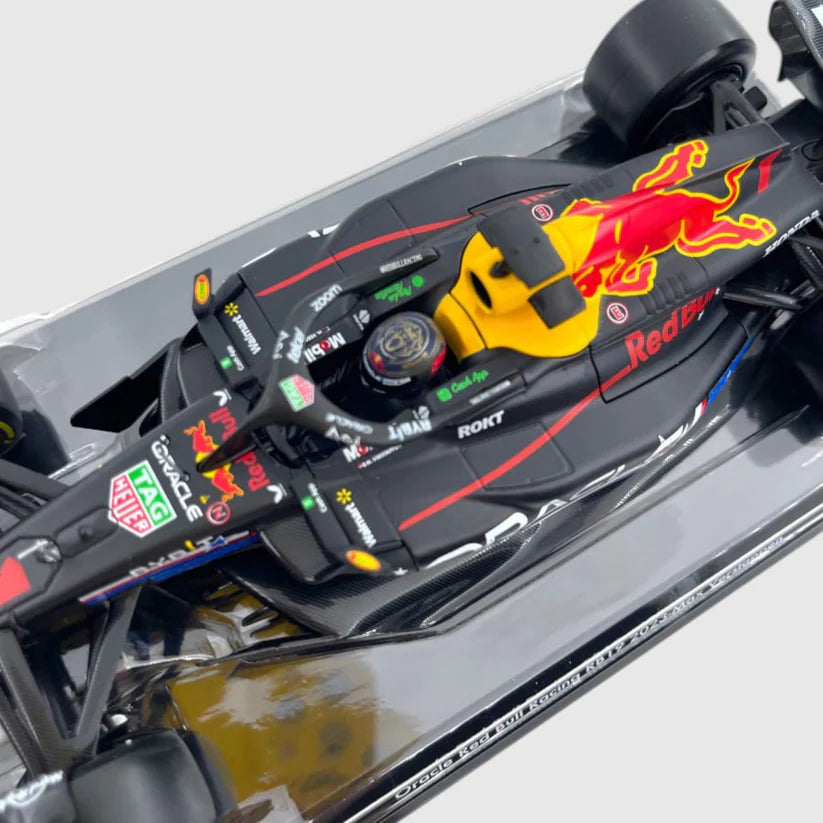 Burago 1:24 Max Verstappen Redbull Racing RB19 Austin GP with Acrylic Box