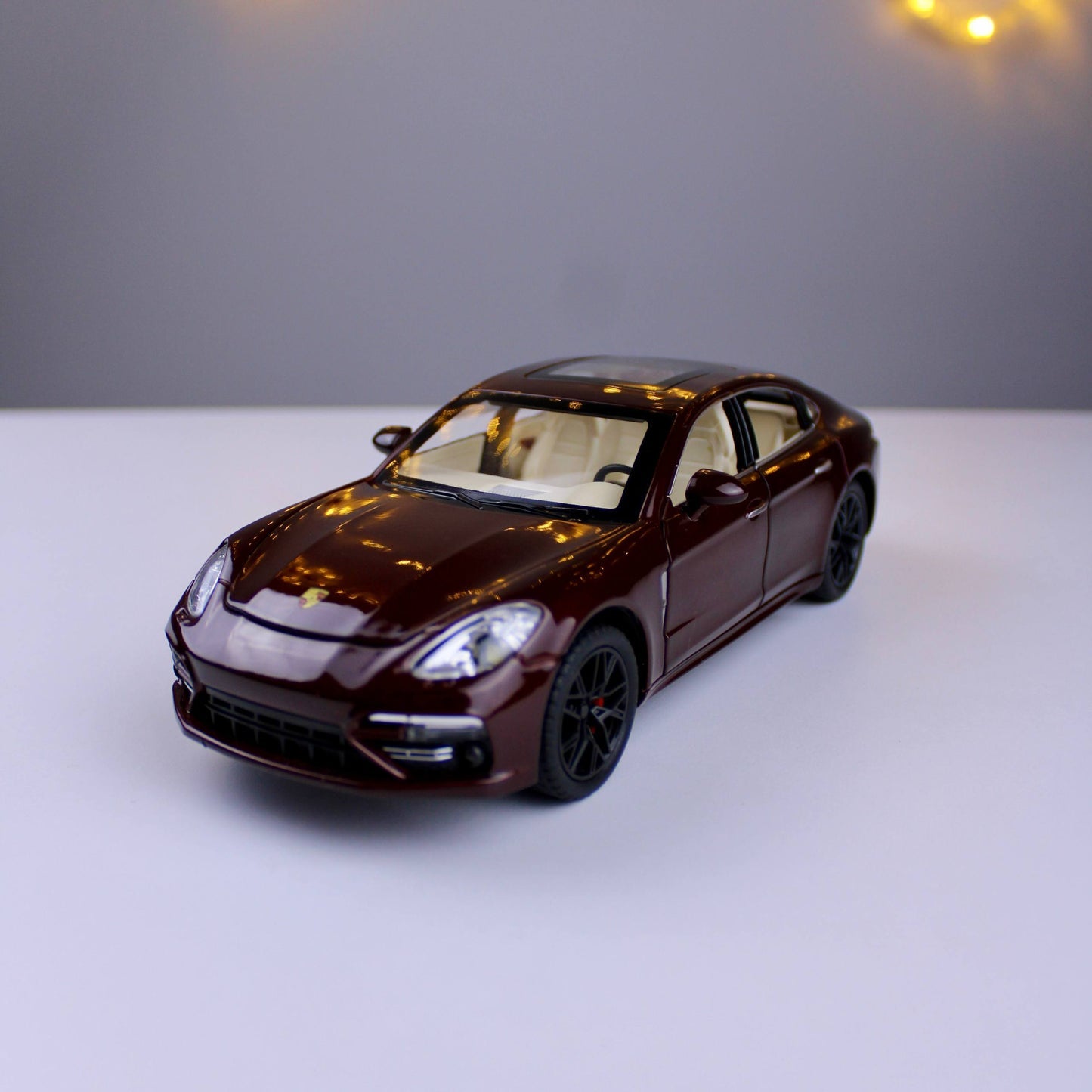 Porsche Panamera Diecast Model – 1:24 Scale