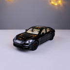 Porsche Panamera Diecast Model – 1:24 Scale