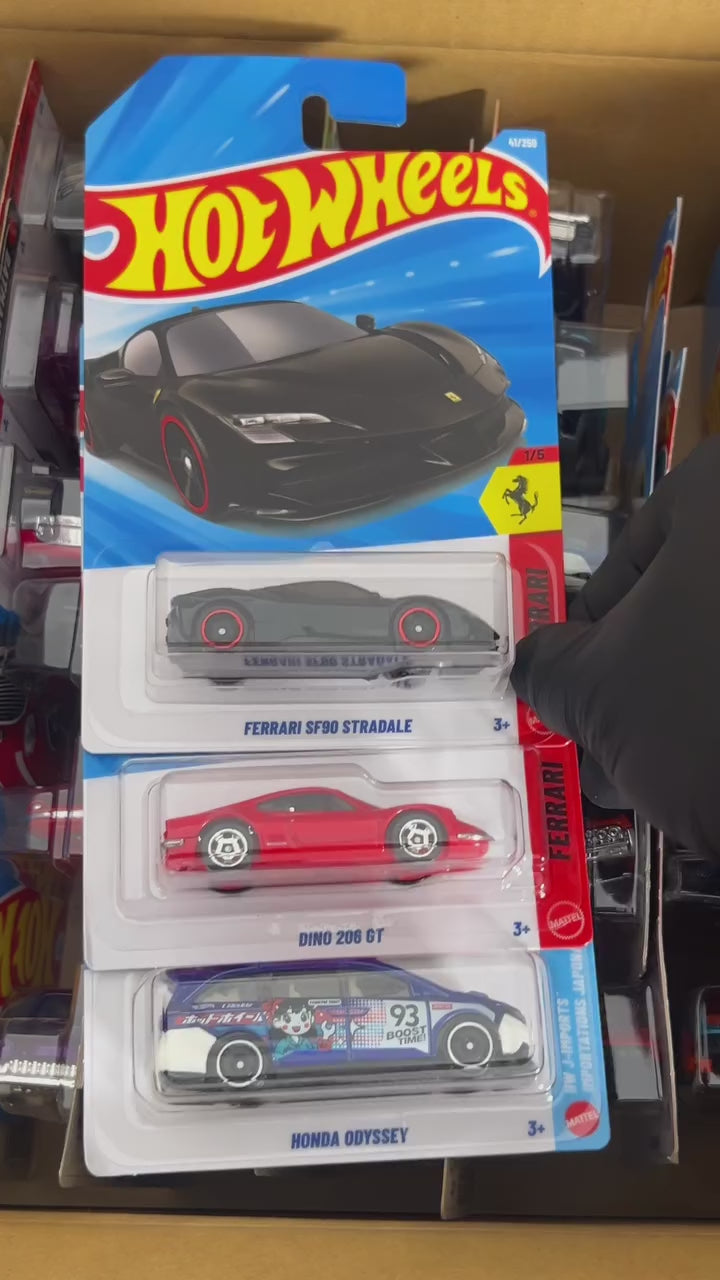 Cocoland Toyz Hot Wheels 2026 G Case unboxing video showing vehicles included in the sealed case