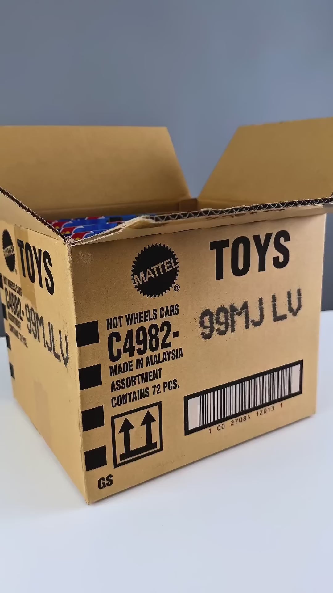 Cocoland Toyz Hot Wheels 2025 J Case unboxing video showing cars included inside the sealed case