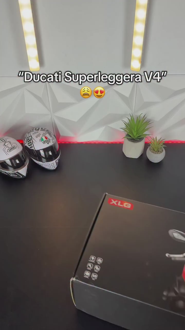 XLG 1:7 Ducati Superleggera V4 Scale  Diecast Motorcycle Model With Display Stand Premium Collector's Die Cast Bike
