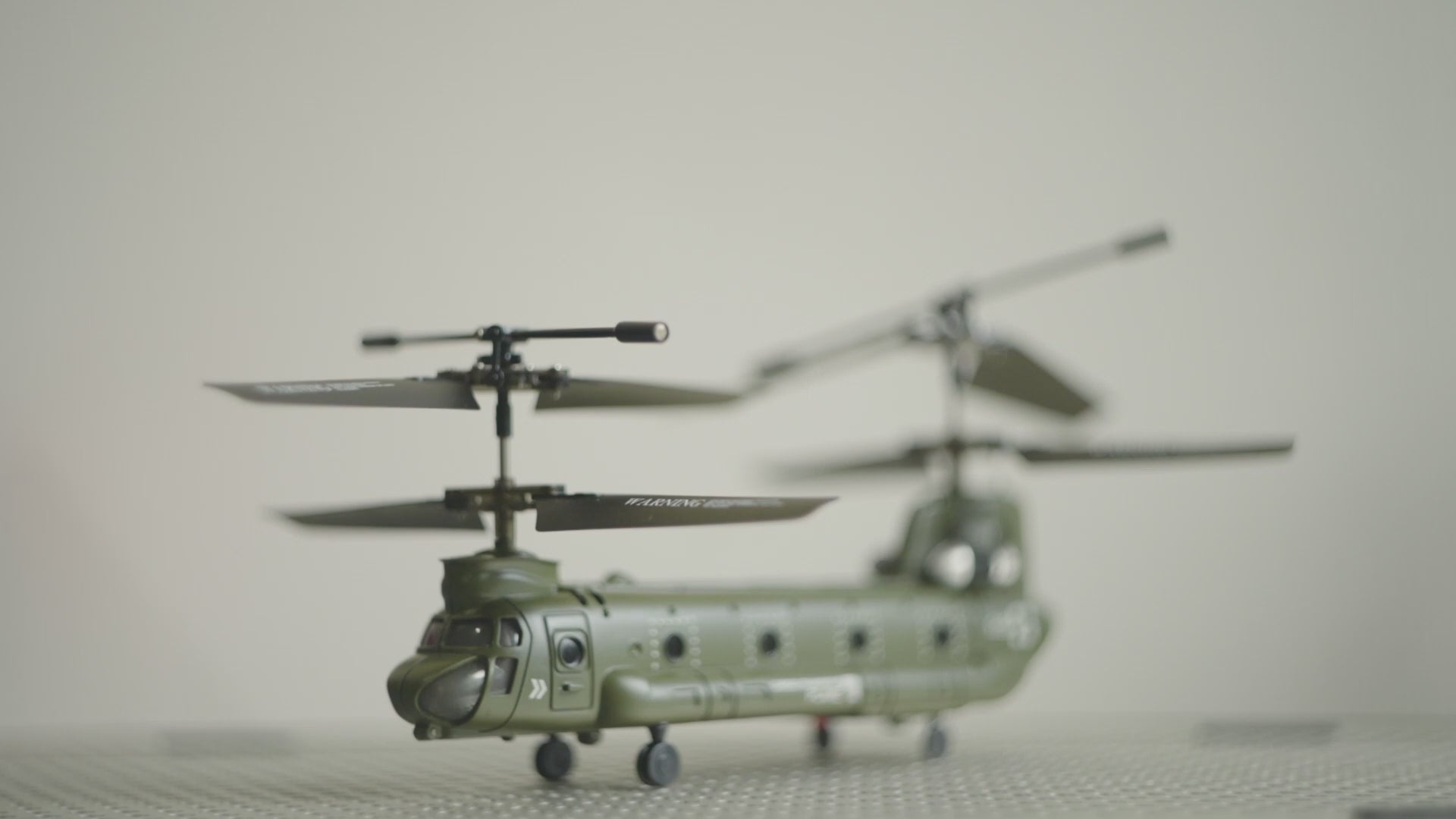 RC Helicopter for Adults, RC Military Helicopter 2.4G 3CH Dual-Rotor Transport Gyro Stabilized RC Airplane Aircraft Model S026H