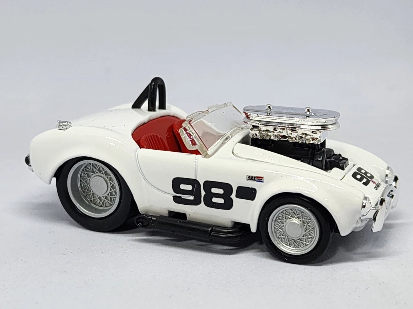 Muscle Machines 1964 Shelby Cobra 427 S/C 1:64 Diecast with Stand - Loose