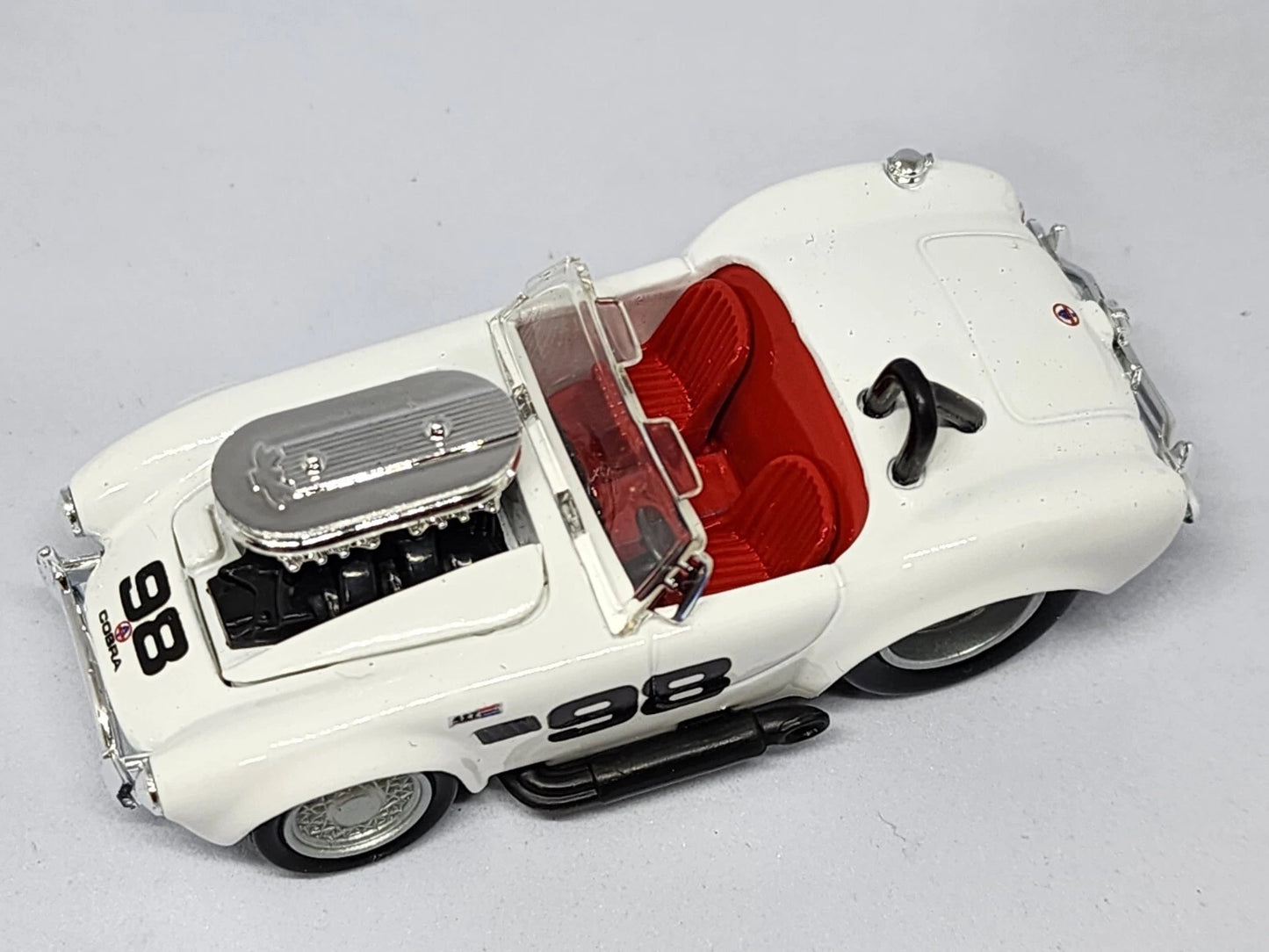 Muscle Machines 1964 Shelby Cobra 427 S/C 1:64 Diecast with Stand - Loose