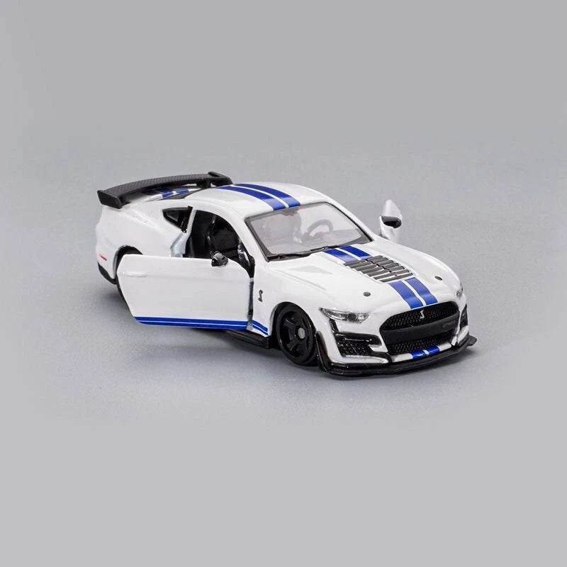 Bburago 2020 Shelby Mustang GT500 White 1:64 diecast model on display box Cocoland Toys