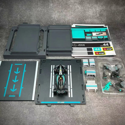 Bburago 1/43 Mercedes AMG F1 Team W15 2024 #44 Lewis Hamilton Diorama Play Set