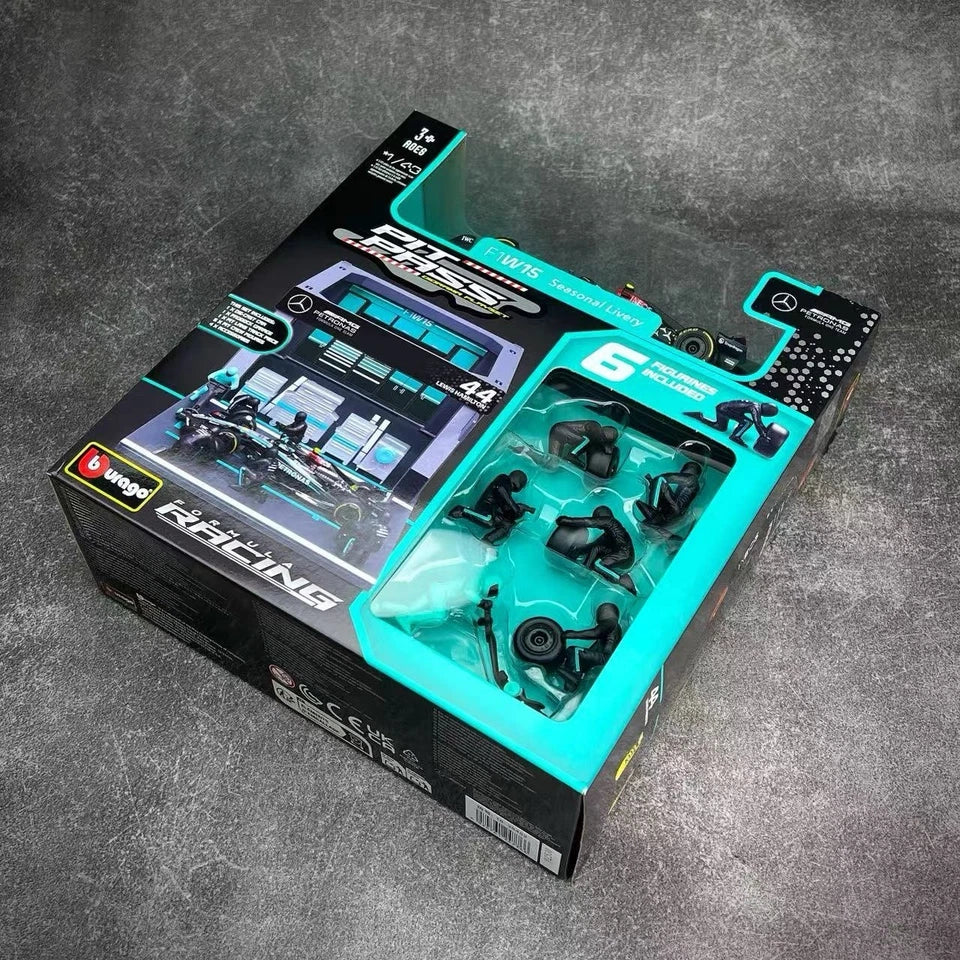 Bburago 1/43 Mercedes AMG F1 Team W15 2024 #44 Lewis Hamilton Diorama Play Set
